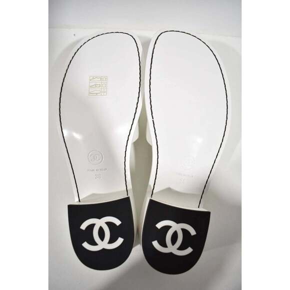 Chanel 22S White Calfskin Leather CC Logo Mules Slide Sandal Block Heel Flat 38 - Picture 12 of 12